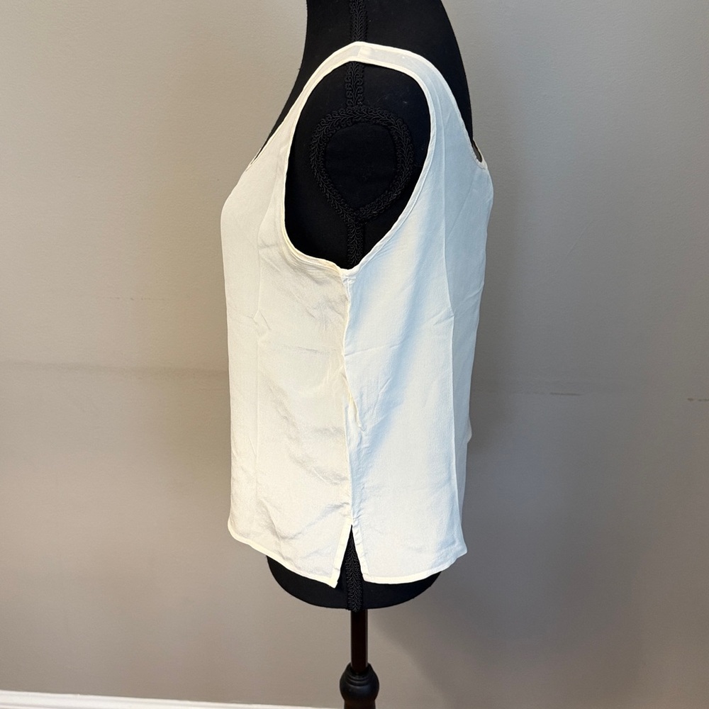 Clio 100% Silk Ivory Sleeveless Tank Top Scoop Neck Blouse. Size M - Picture 4 of 6